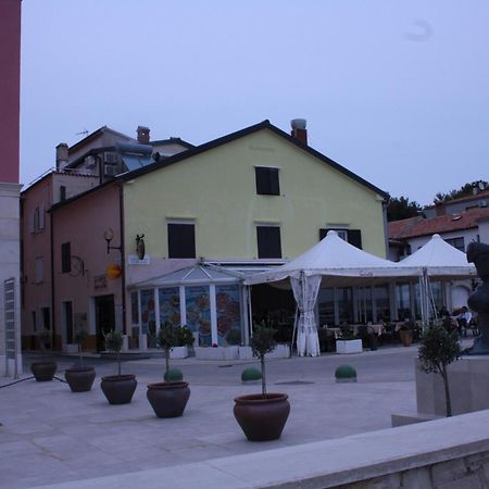 Apartments Tomato Novigrad  Bagian luar foto