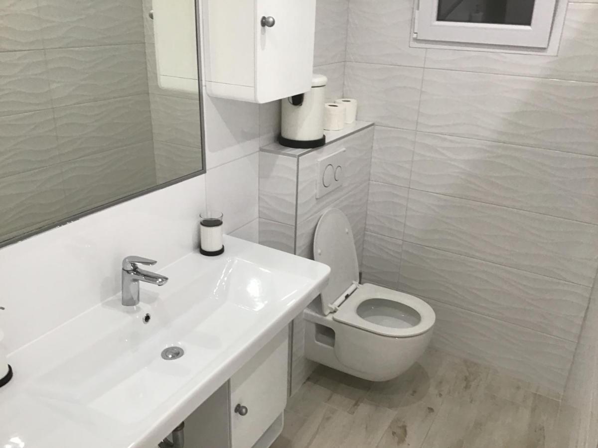 Apartments Tomato Novigrad  Bagian luar foto