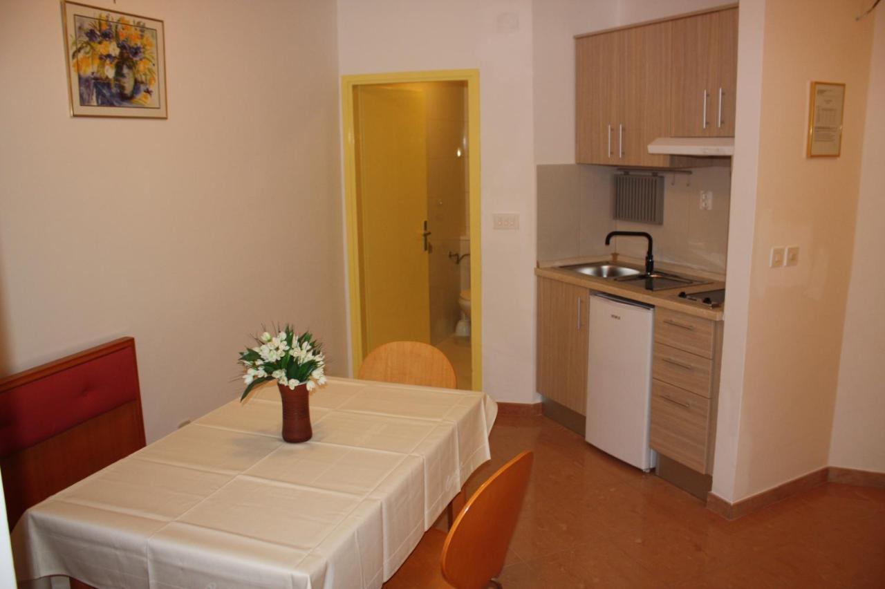 Apartments Tomato Novigrad  Bagian luar foto
